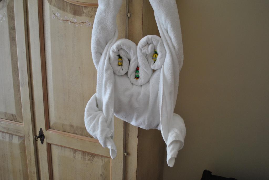 Deluxe Double Room with Balcony,190237444:JPEG